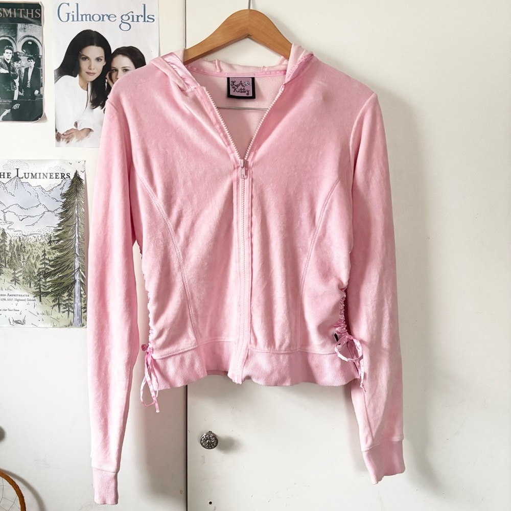Early 2000s Light Pink Zip-Up Hoodie Y2K